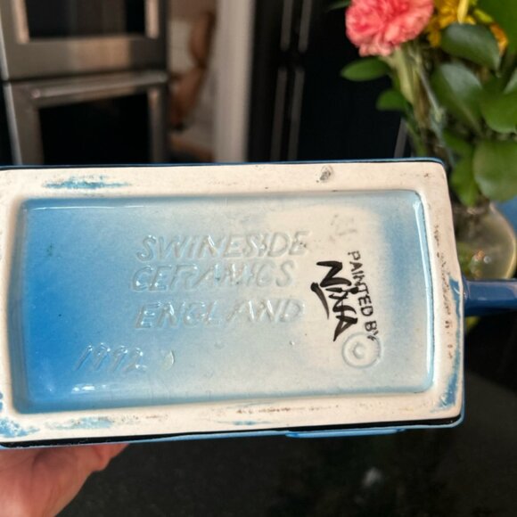 Swineside Ceramics Blue Cook Stove Ceramic Teapot Blue Cat Sleeping Signed 1992 - Picture 5 of 8